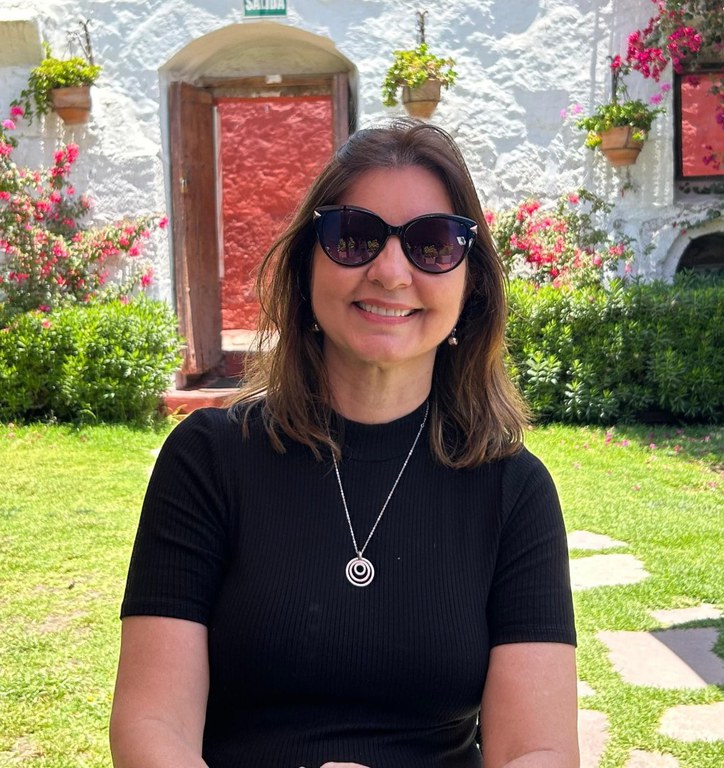 Prof. Symone Figueiredo.jpeg