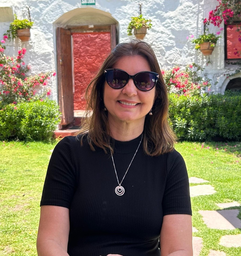 Prof. Symone Figueiredo.jpeg