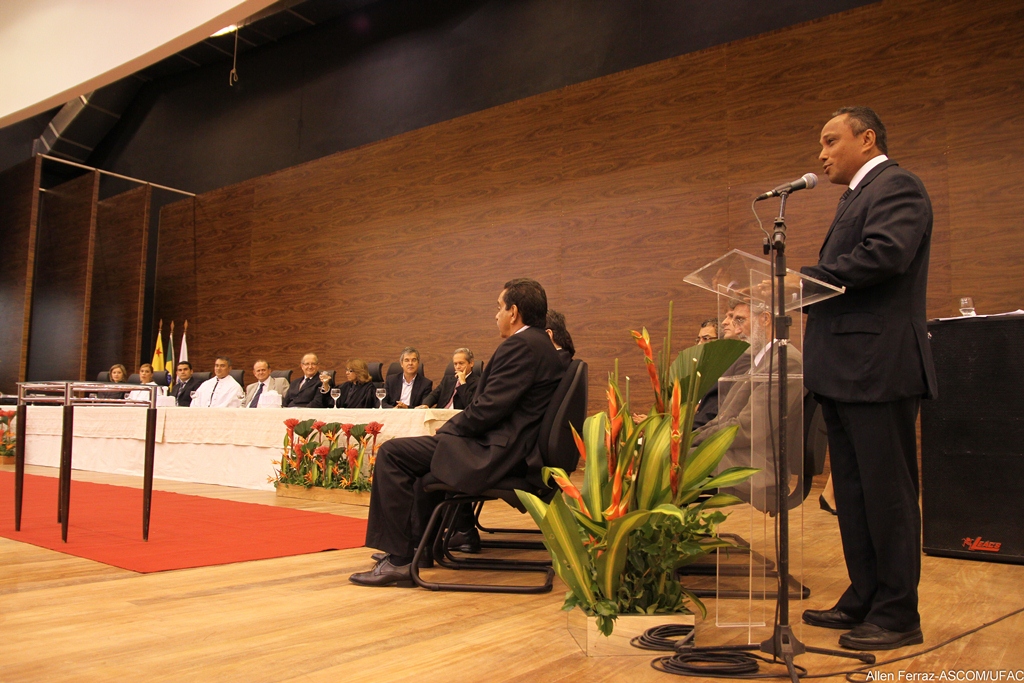 Posse Reitor e Vice-Reitora 02