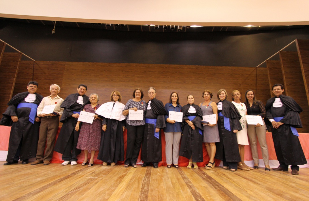 Conselho Universitário homenageia servidores com Medalhas de Mérito - Foto02