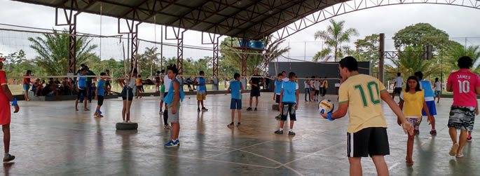 Acadêmicos de Educação Física realizam 7ª edição de torneio de vôlei para crianças