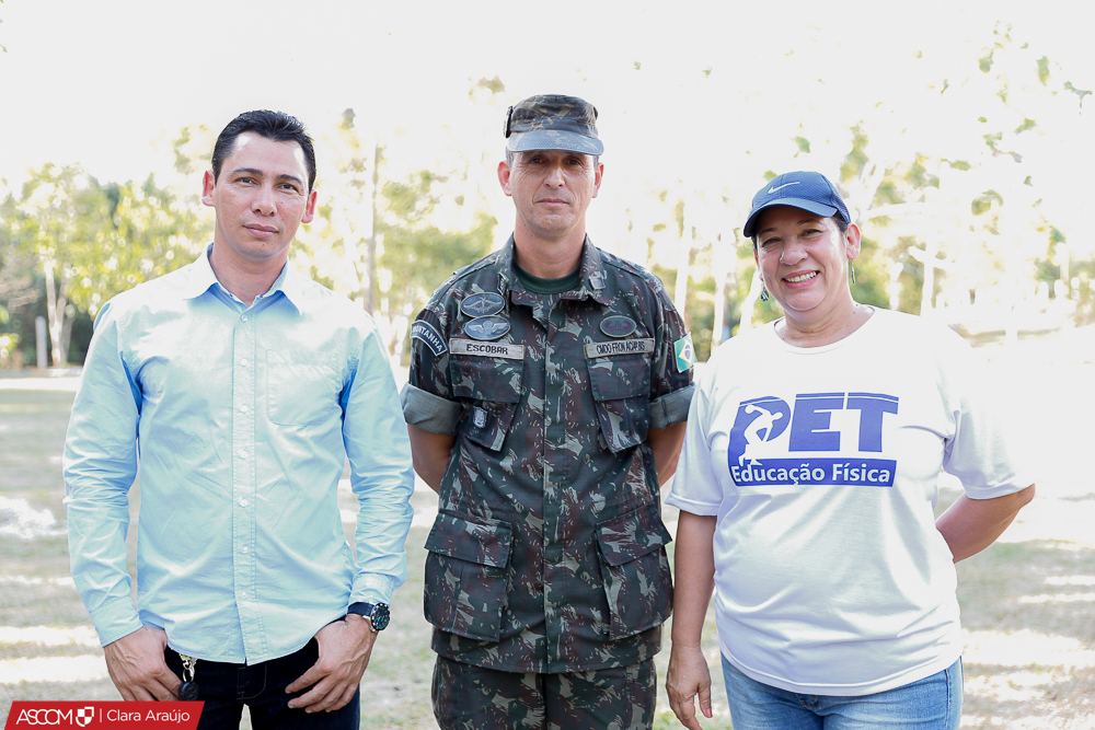 Alunos da Ufac levam esporte e lazer a crianças carentes 