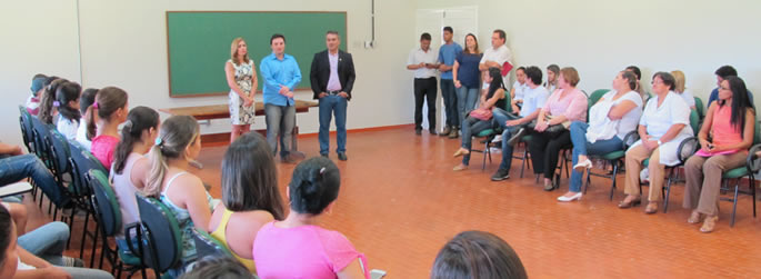 Após reforma, reitor entrega bloco de Enfermagem