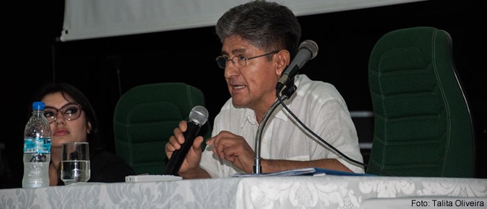 Conferencista peruano apresenta-se no simpósio de Letras