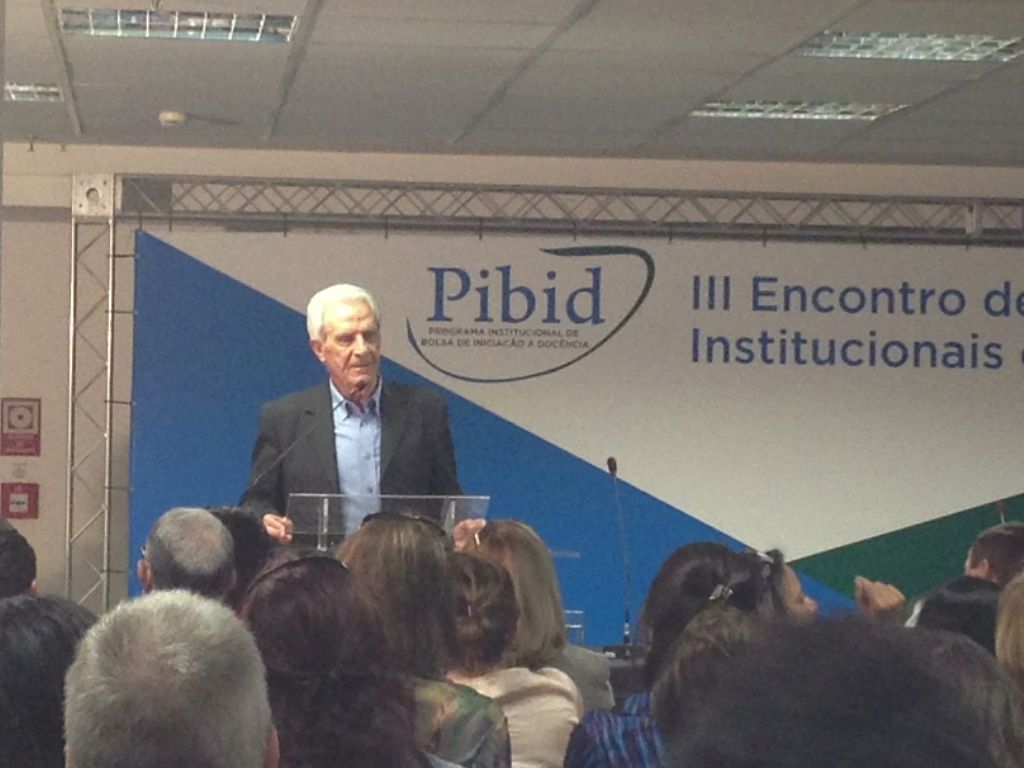 Coordenadora institucional do Pibid na Ufac participa de encontro nacional