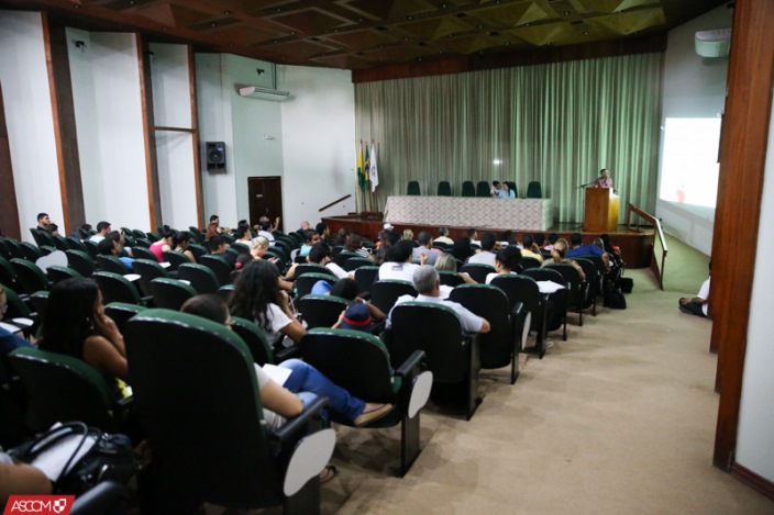 Curso de letras Inglês inicia semana acadêmica