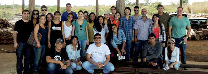 Estudantes de Engenharia Florestal da Ufac fazem excursão a Rondônia para conhecer florestas plantadas