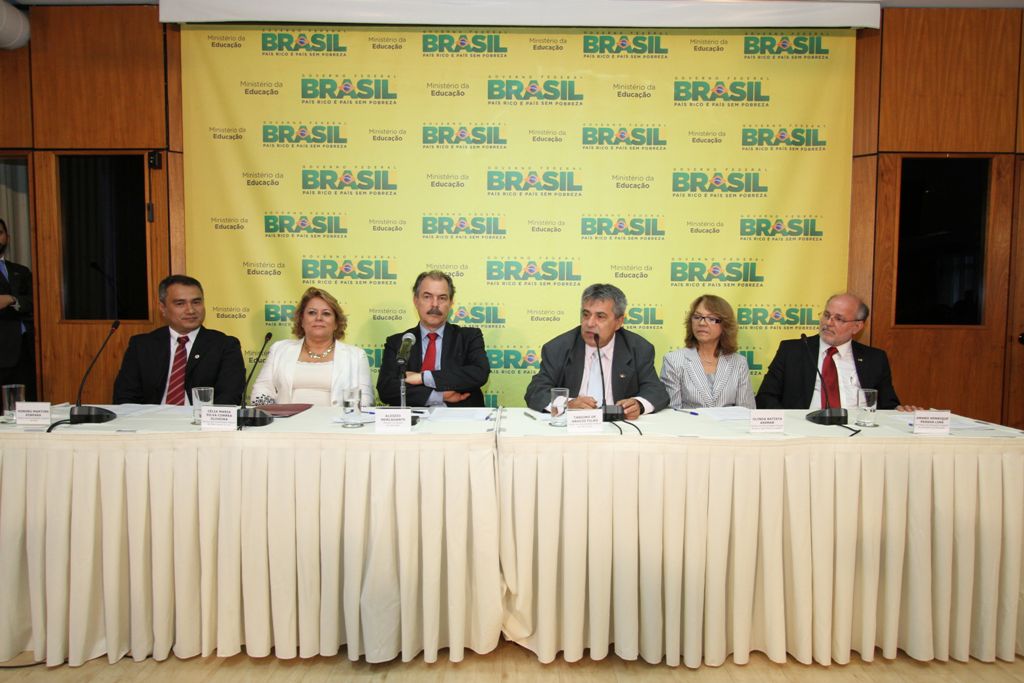 Minoru Kinpara toma posse em Brasília como novo reitor da UFAC