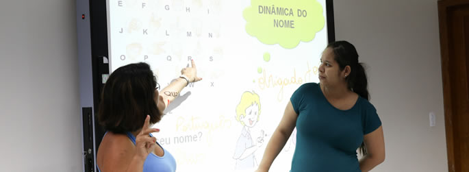 NAI dá início a curso básico de Libras