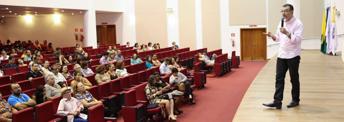 Palestra motivacional abre comemorações da semana do servidor na Ufac