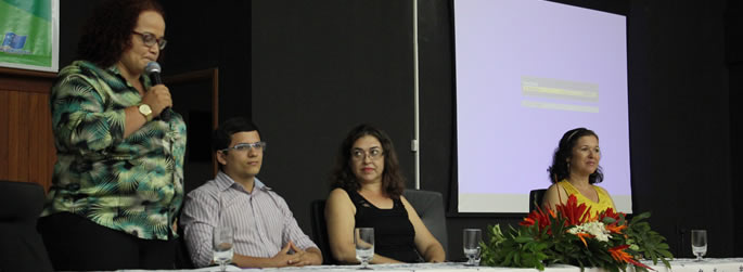 Palestra sobre imagens e símbolos marcou a abertura do Simletras