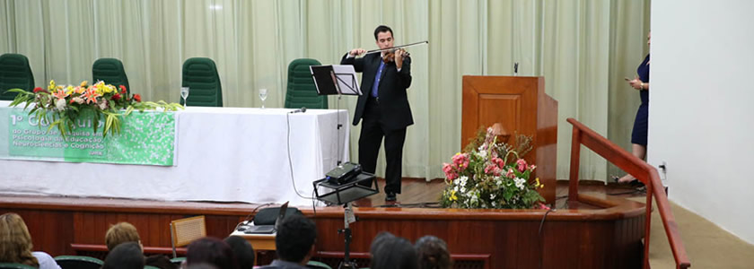 Professor da Ufac apresenta recital no anfiteatro Garibaldi Brasil