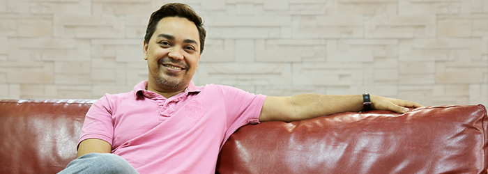 Professor e escritor Sergio Santos fala um pouco sobre seu romance, contos e poesias