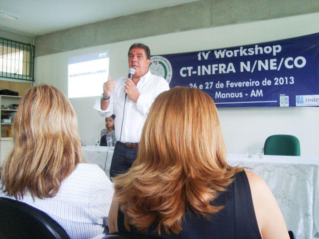 Professora da Ufac participa da organização do IV Workshop CT-Infra