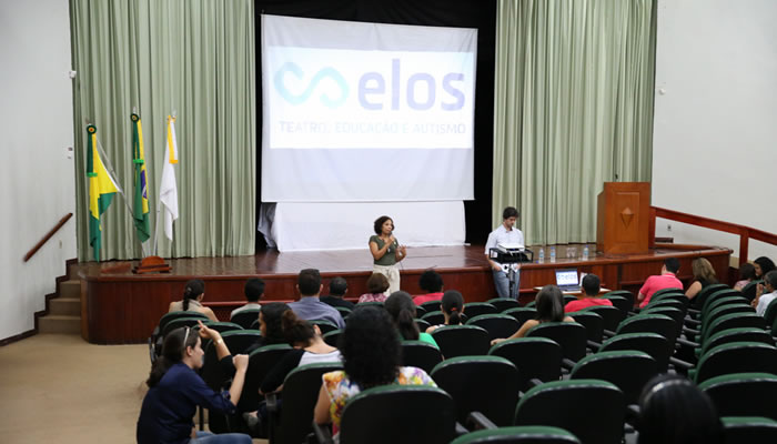 Projeto de extensão discute formação de educadores para pessoas autistas