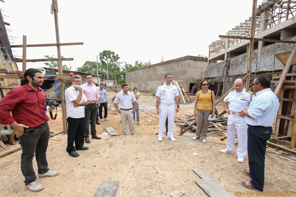 Reitor da Ufac e Sibá Machado fazem visita técnica ao Centro de Excelência em Energia do Acre
