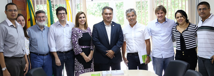 Reitor da Ufac recebe visita do vice-presidente do Senado