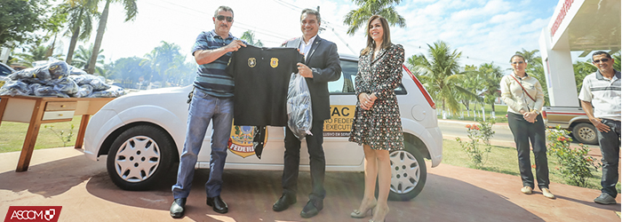 Reitor faz entrega de kits de vigilância para servidores da Ufac