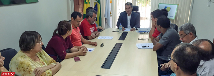 Reitor recebe representantes do comando local de greve