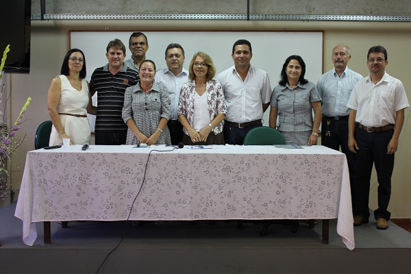 Reitora empossa diretores dos centros acadêmicos da ufac