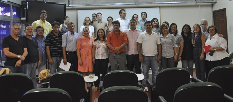 Técnico-administrativos da Ufac recebem diploma de MBA em Gestão Pública