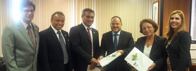 Ufac apresenta projetos de infraestrutura em Brasília