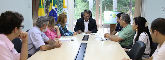 Ufac assina acordo de cooperação para atendimento psicológico a brasileiros no Japão