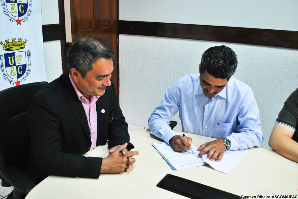 Ufac assina convênio para continuação do Programa de Residência Florestal