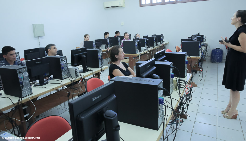 Ufac capacita professores para utilização do ‘Portal do Professor’