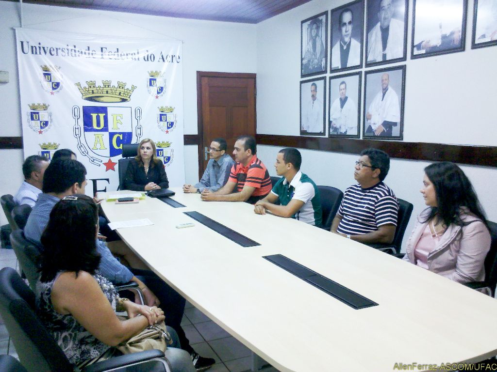 Ufac empossa novos servidores