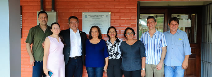 Ufac entrega revitalização de laboratório de microscopia