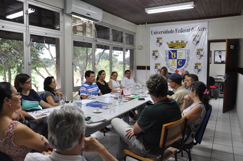 Ufac estuda a implantação de novos cursos no interior