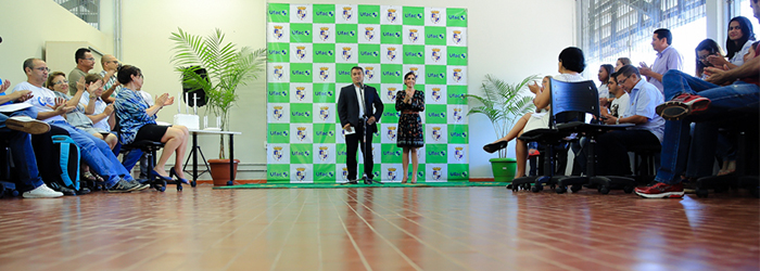 Ufac faz entrega do serviço de rede sem fio 