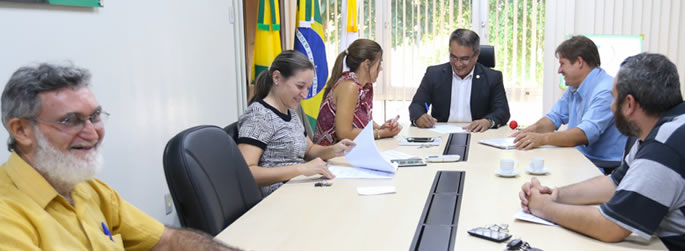 Ufac firma parceria para Minter em Administração