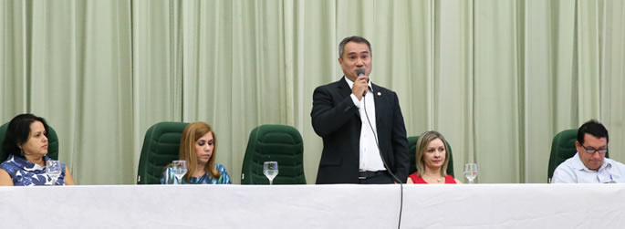 Ufac lança escola de formação para a docência