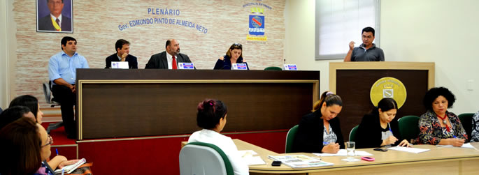 Ufac participa de sessão na Câmara Municipal