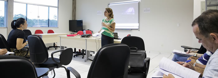 Ufac promove capacitação de servidores em produção textual