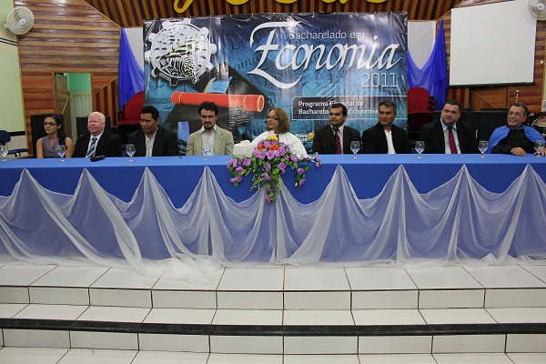 UFAC realiza colação de grau dos formandos do programa especial de bacharelado em economia