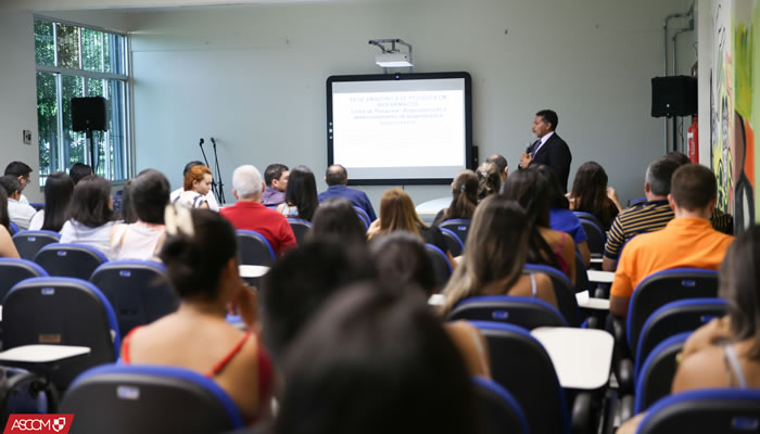 Ufac sedia encontro sobre pesquisa em fármacos