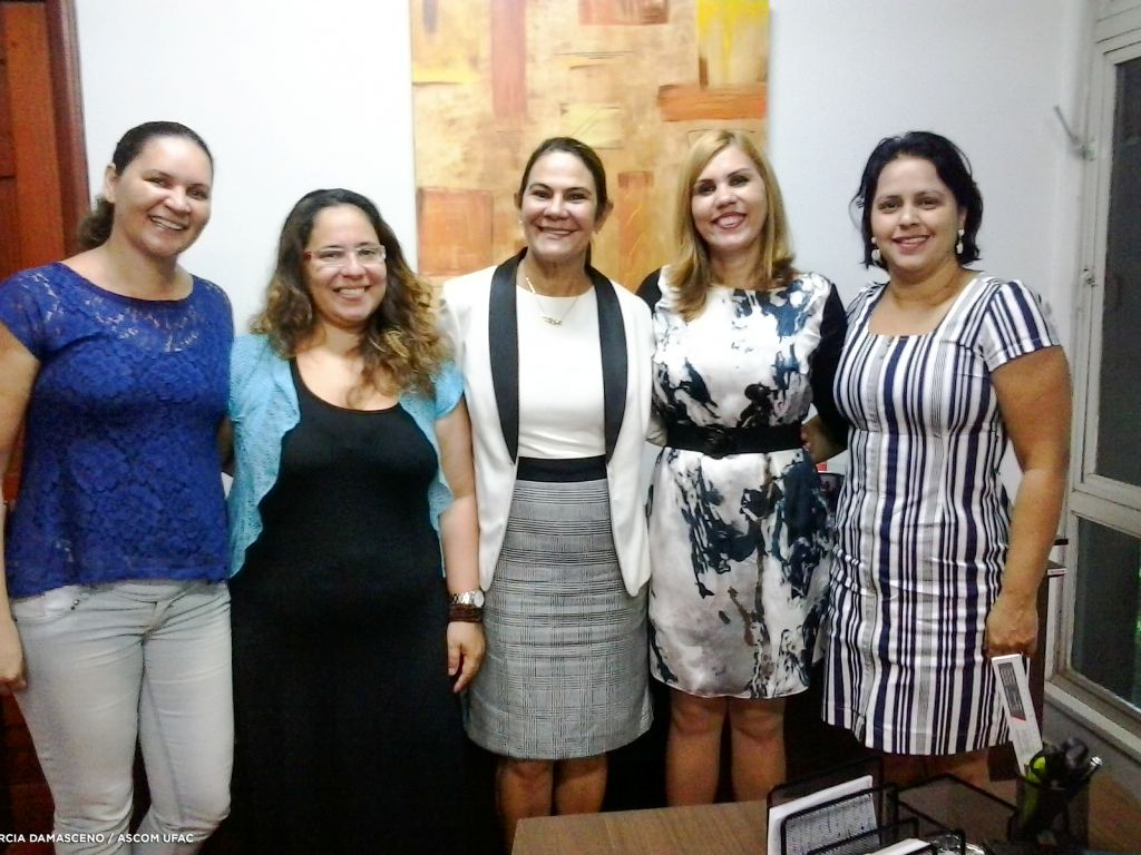 Vice-reitora da Ufac recebe secretária da SEPMulheres